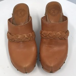Authentic never worn Penelope Chilvers tan clogs